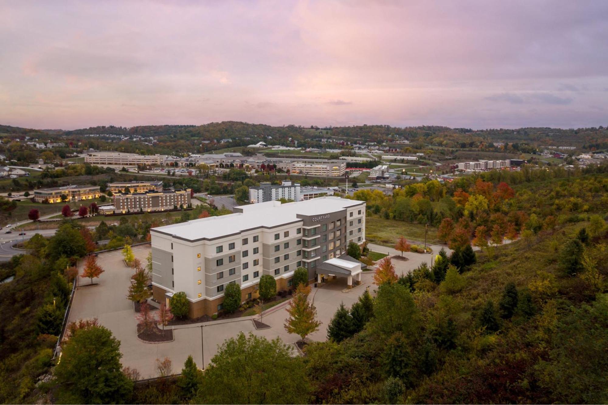 Отель Courtyard By Marriott Pittsburgh Washington Meadow Lands Экстерьер фото