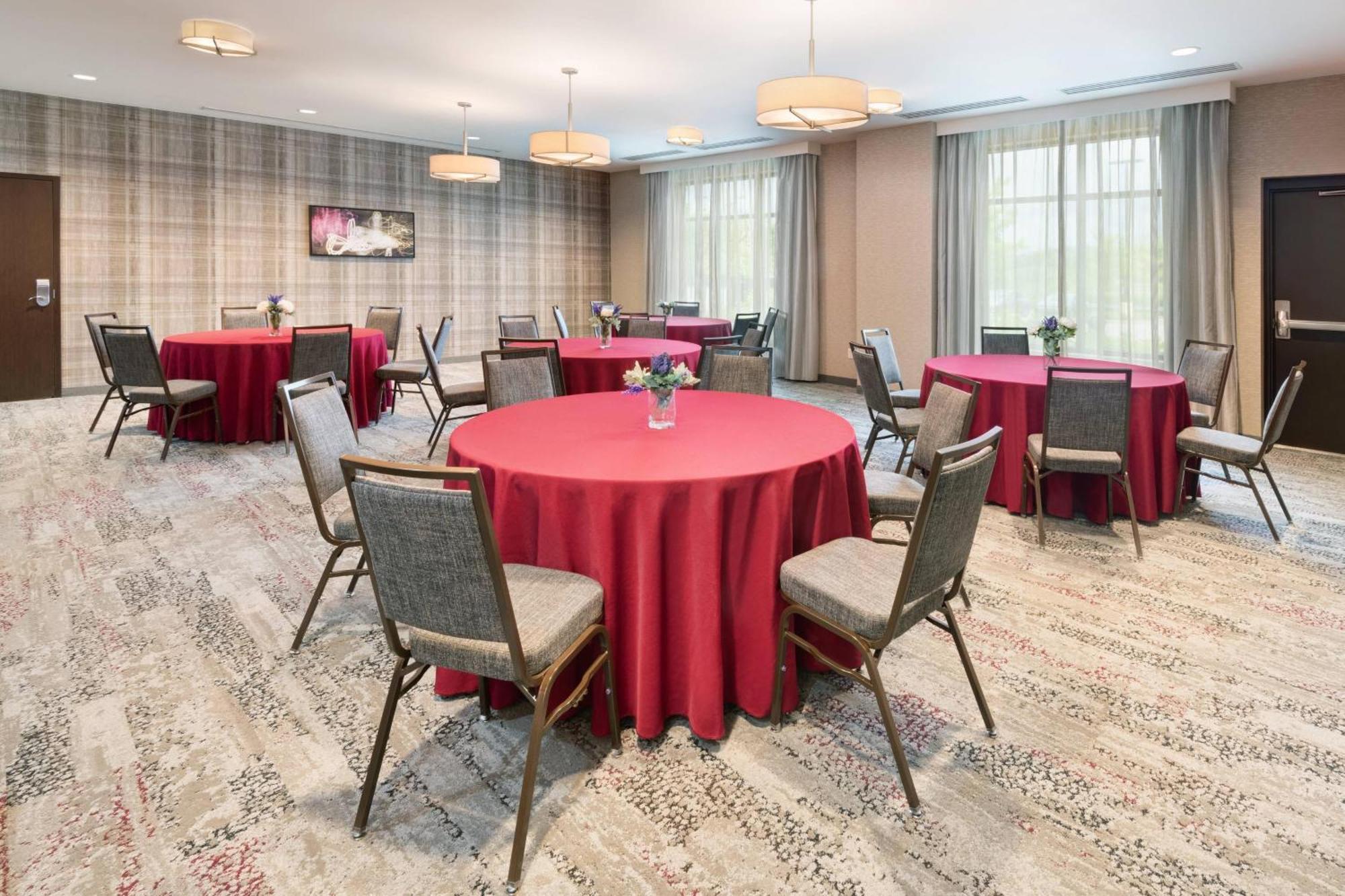 Отель Courtyard By Marriott Pittsburgh Washington Meadow Lands Экстерьер фото