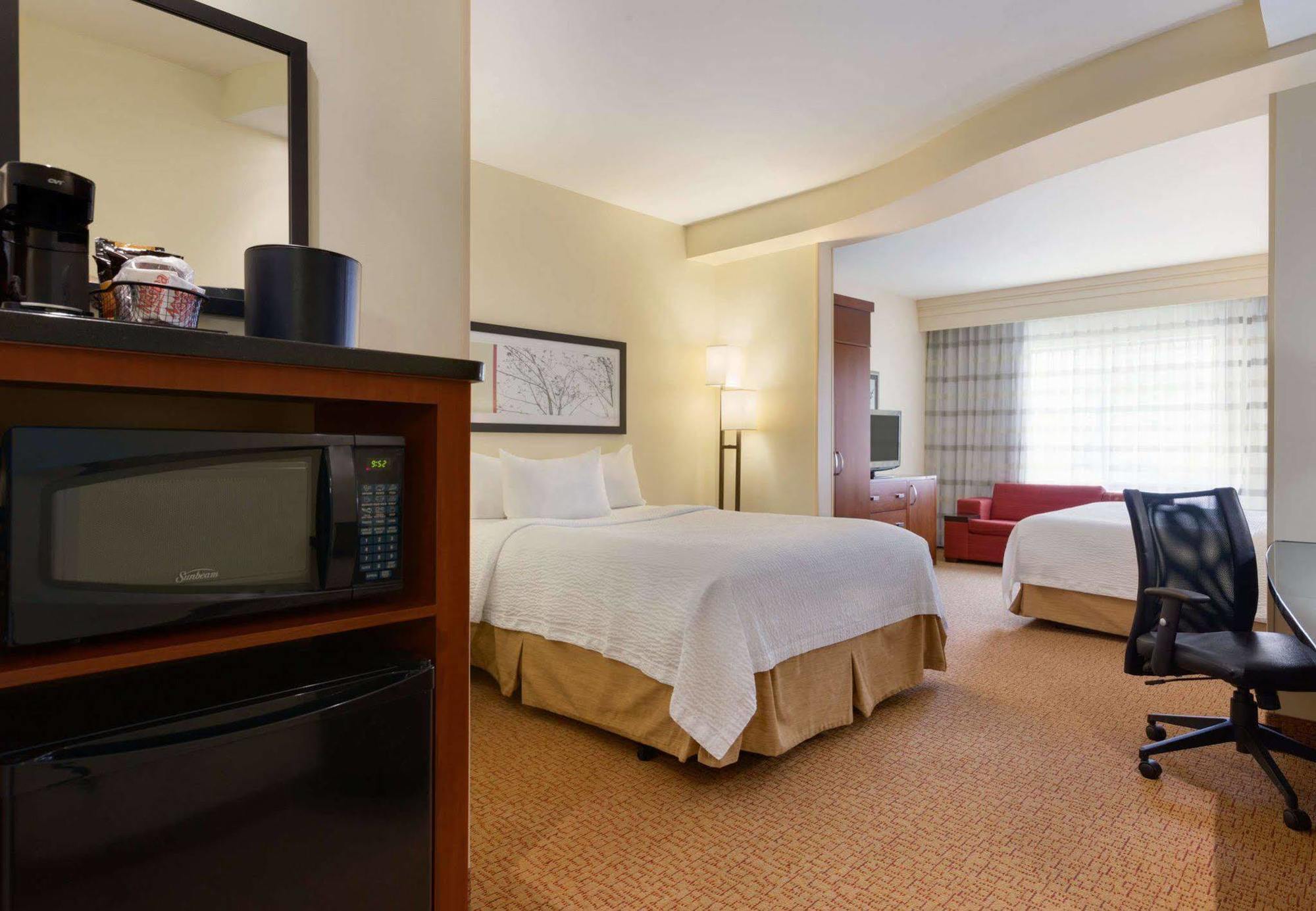 Отель Courtyard By Marriott Pittsburgh Washington Meadow Lands Экстерьер фото