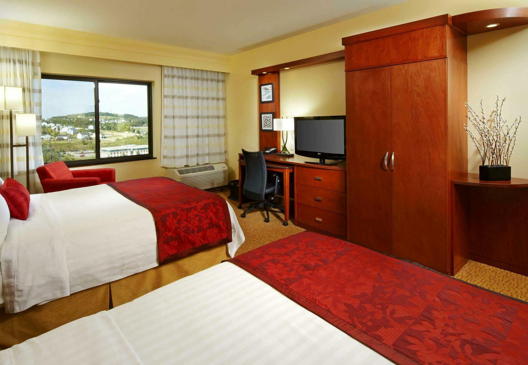 Отель Courtyard By Marriott Pittsburgh Washington Meadow Lands Экстерьер фото